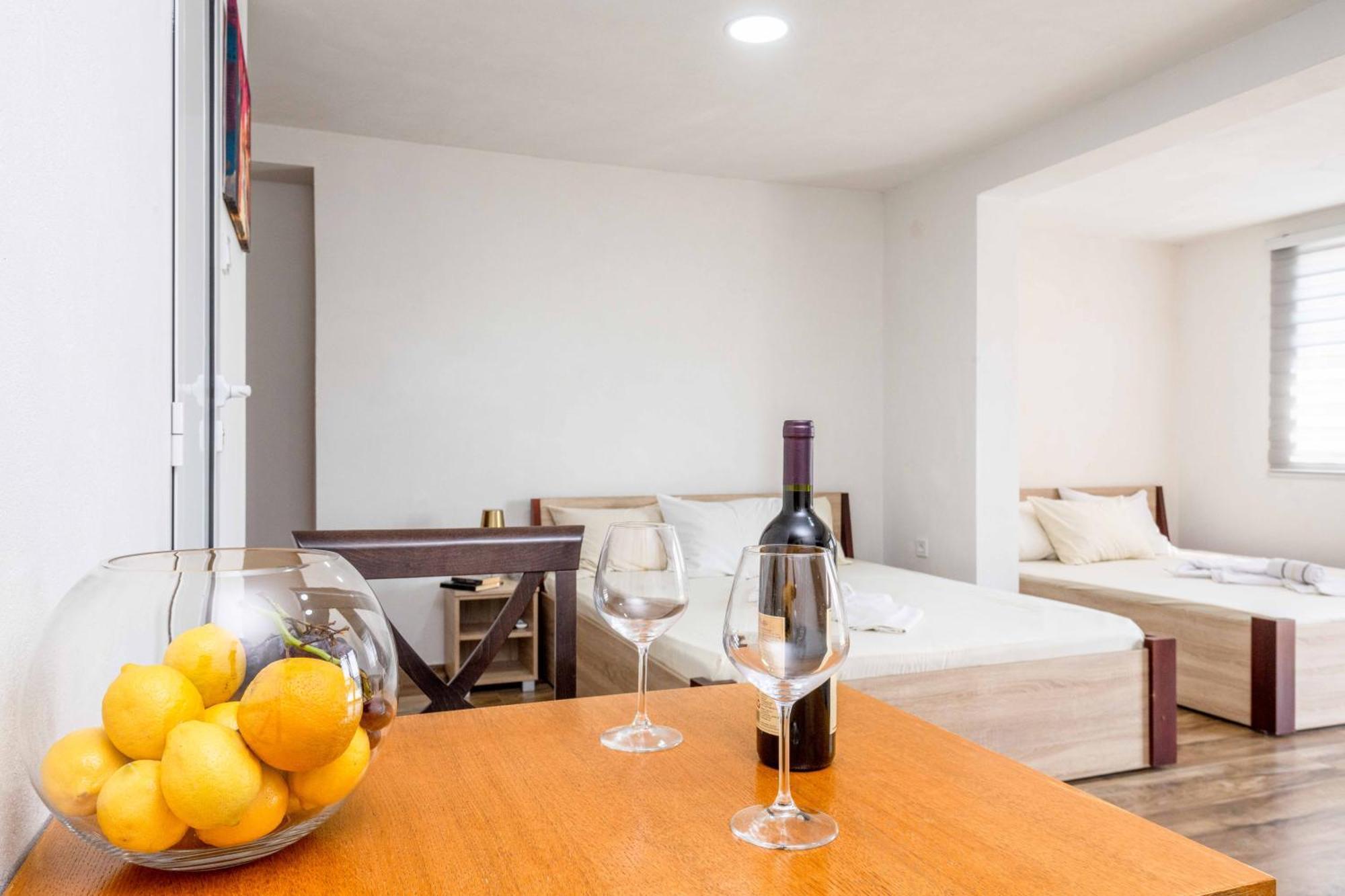 Sumice Inn Petrovac Eksteriør bilde