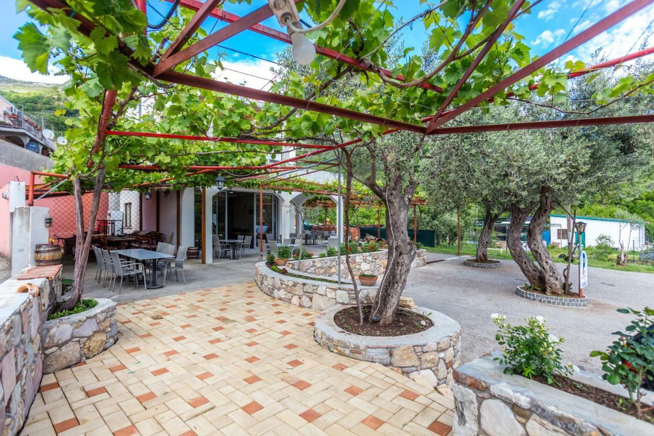 Sumice Inn Petrovac Eksteriør bilde